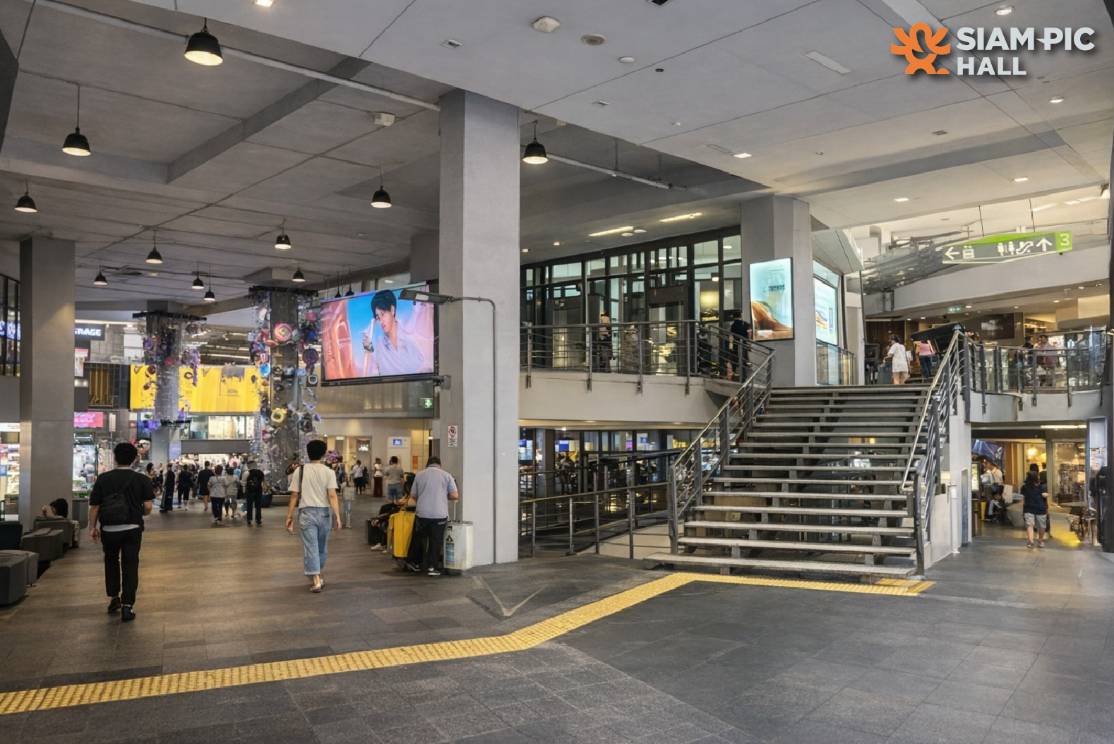 ทางเชื่อมเข้าสู่อาคารศูนย์การค้าสยามสแควร์วัน